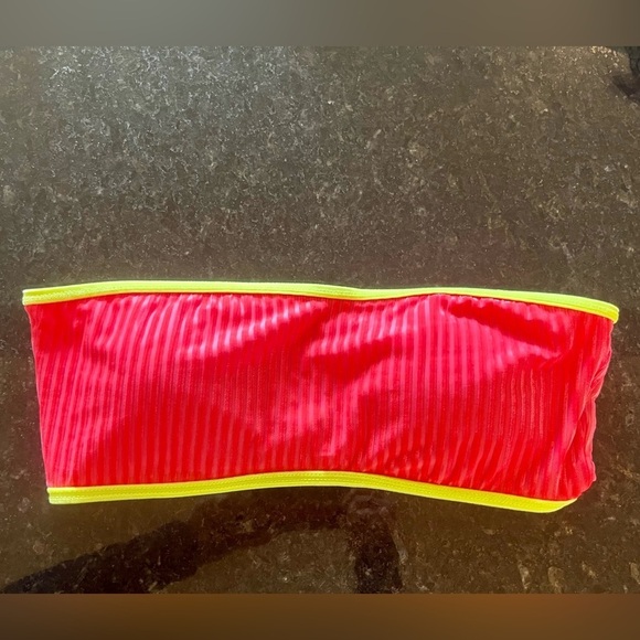 Dippin’ Daisy’s ReVibe Neon Pink Encore Velvet Bandeau Velvet Bikini Top Large - Picture 4 of 12